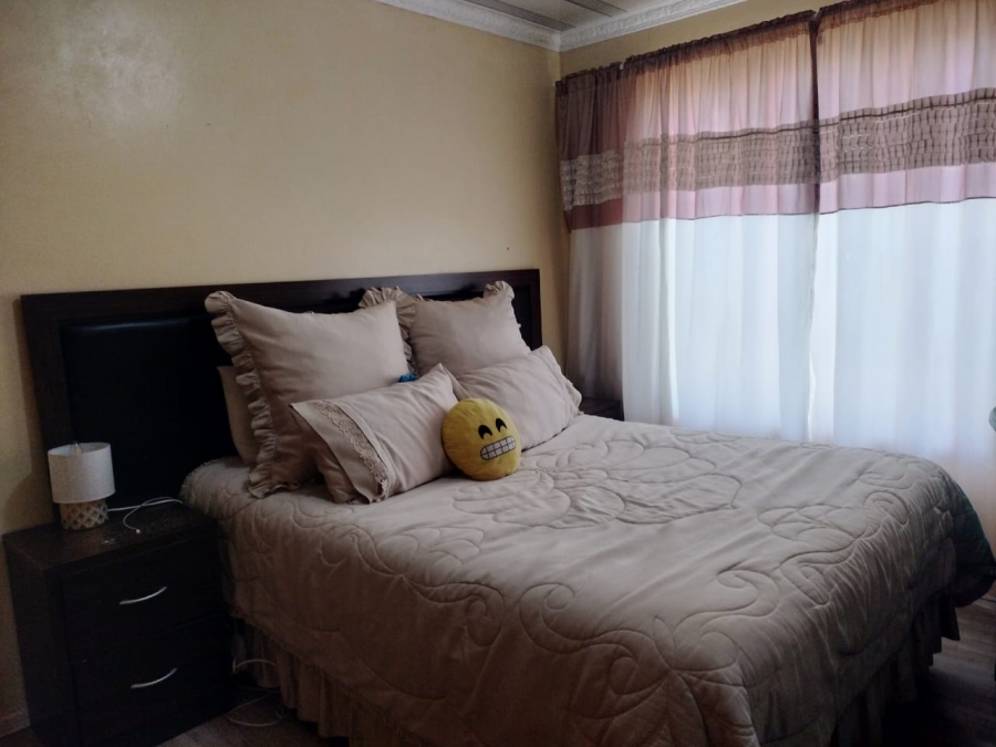 3 Bedroom Property for Sale in Molifi Tau Kloof Free State